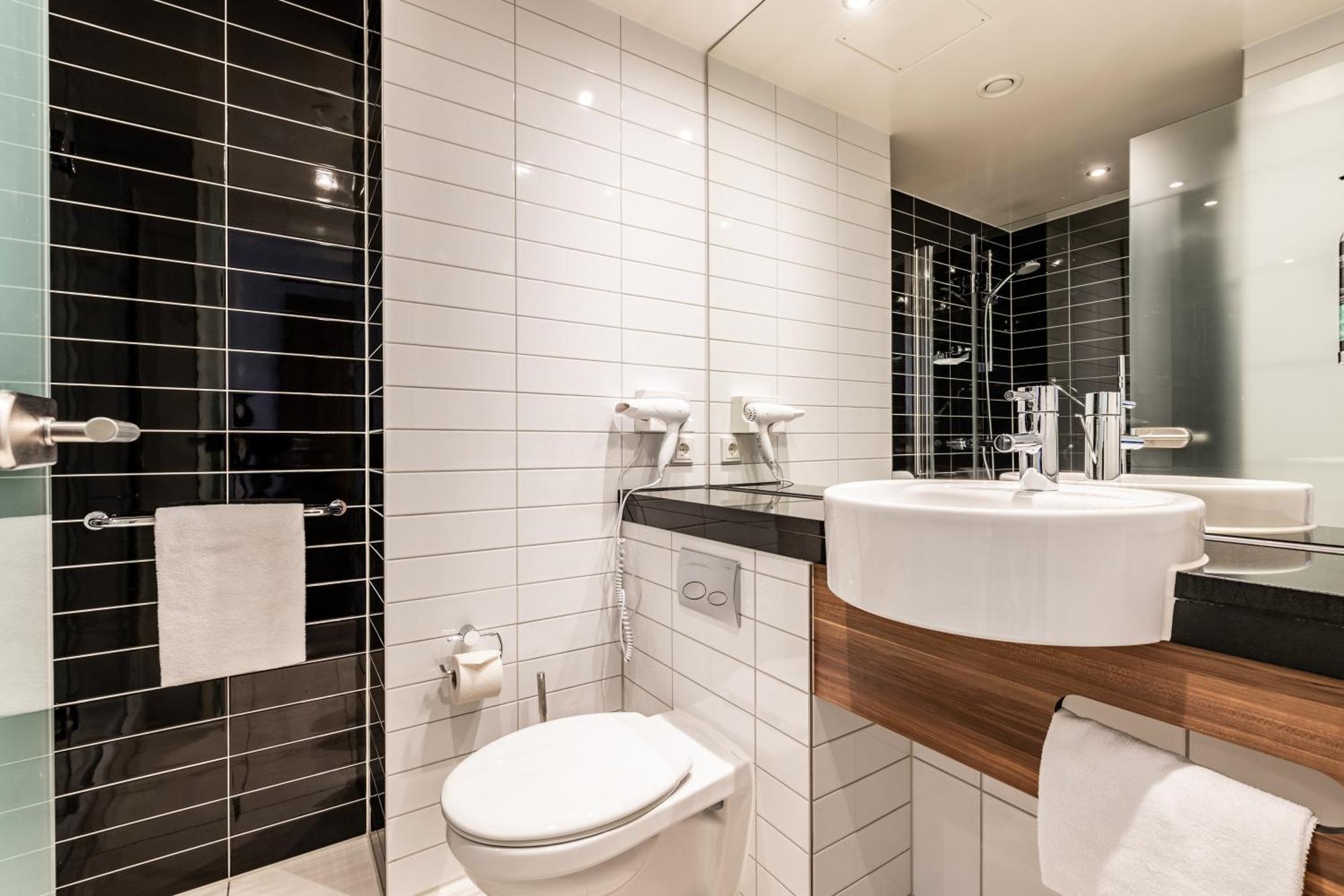 Premier Inn Heidelberg City Centre Экстерьер фото