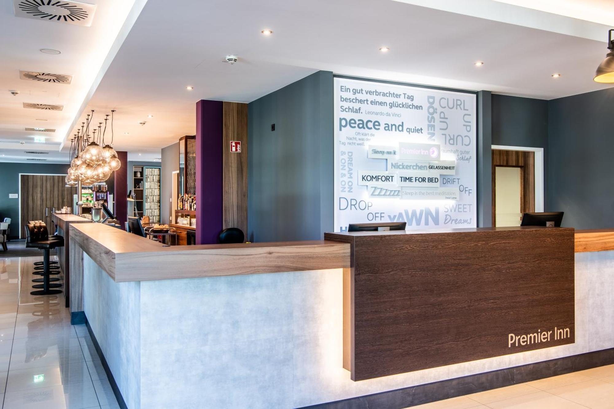 Premier Inn Heidelberg City Centre Экстерьер фото