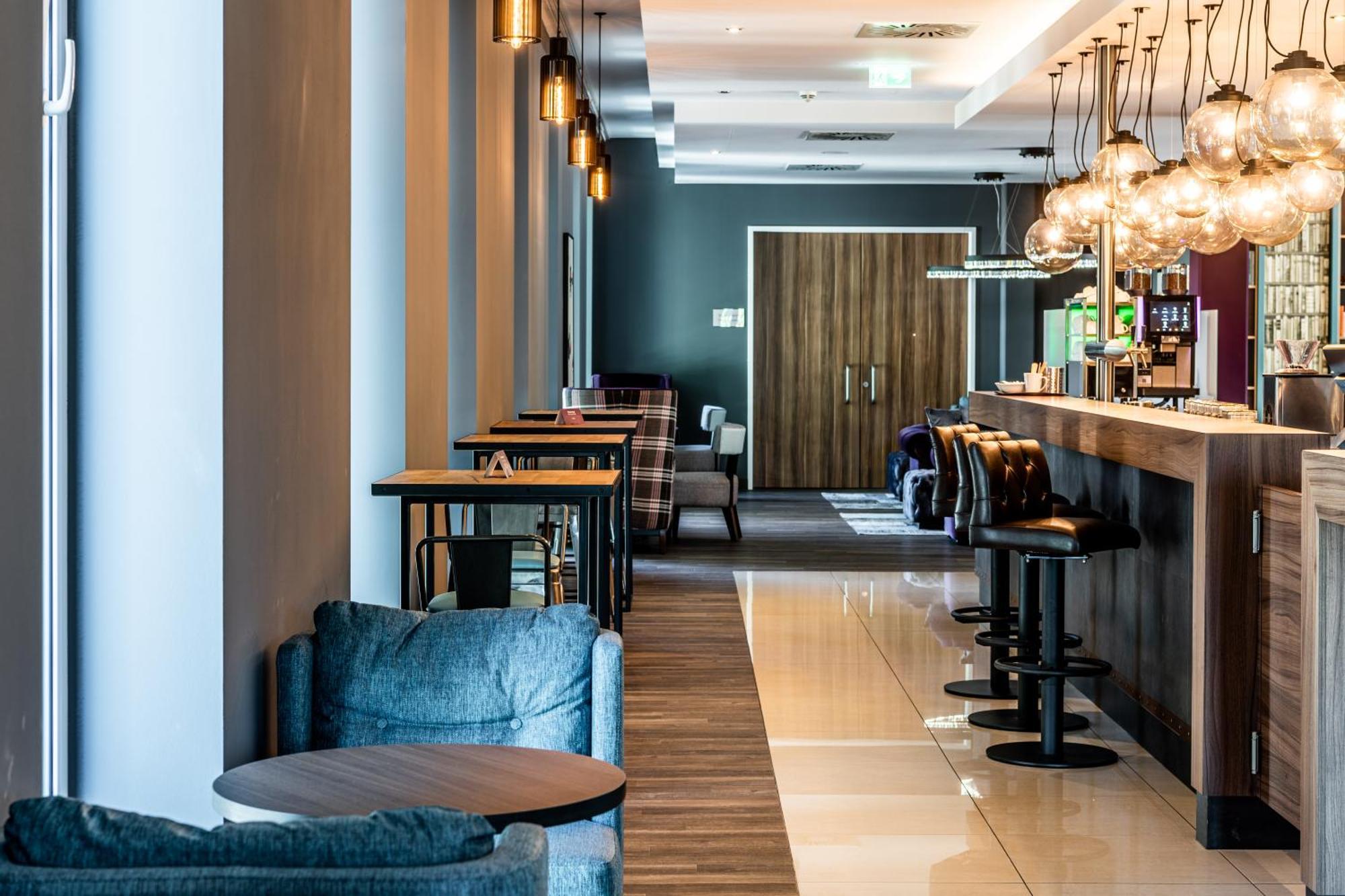 Premier Inn Heidelberg City Centre Экстерьер фото